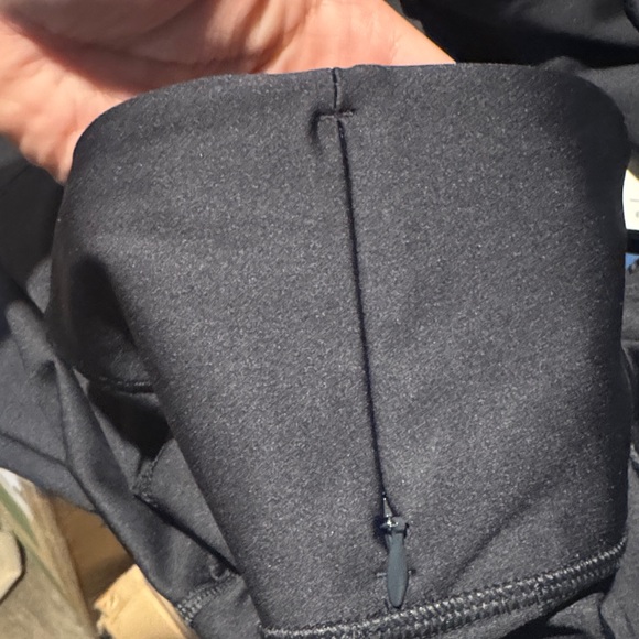 Size M All In Motion Women’s Black Pocketed Biker Shorts 6”inseam - Picture 9 of 9